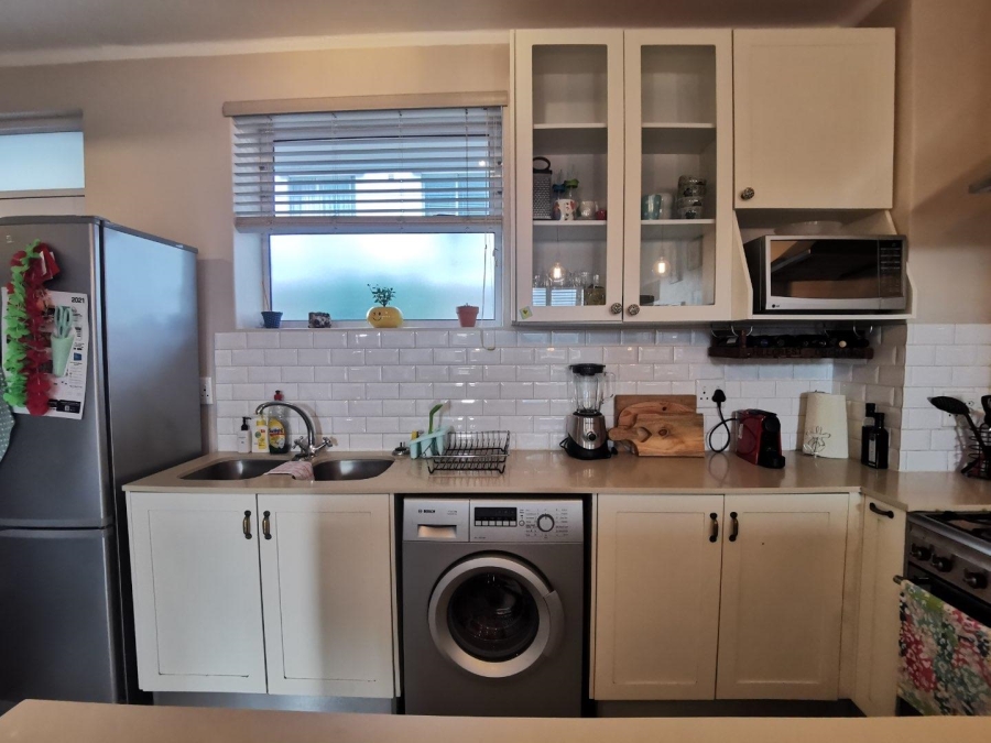 To Let 1 Bedroom Property for Rent in Green Point Western Cape